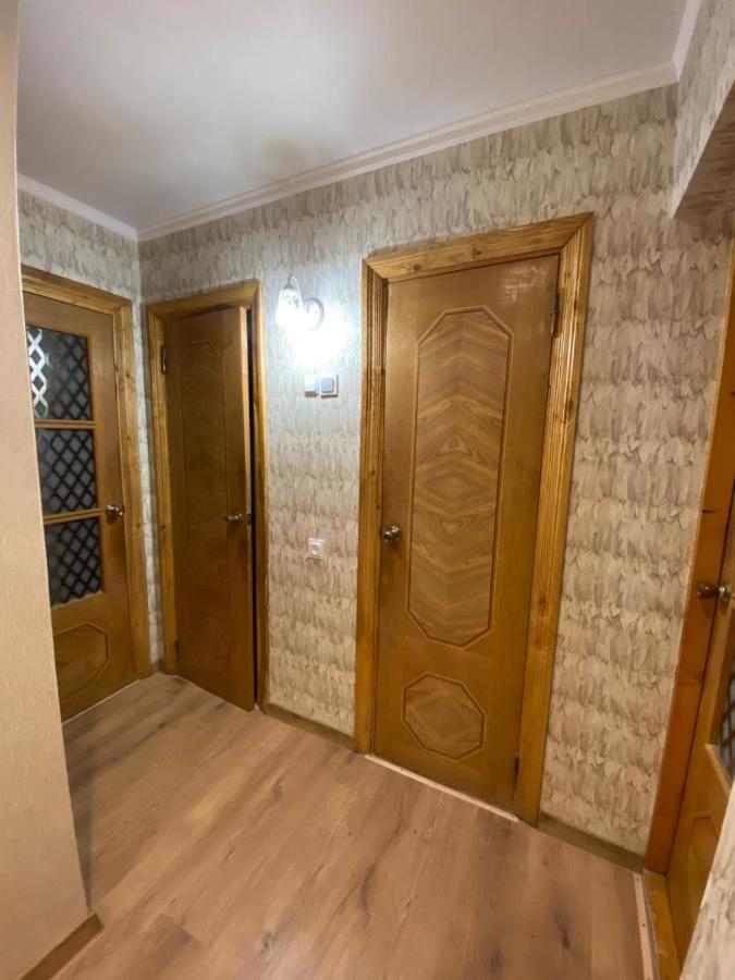 Затишна 2-Х Кімнатна Квартира - Дім Kamianets Podilskyi Bagian luar foto